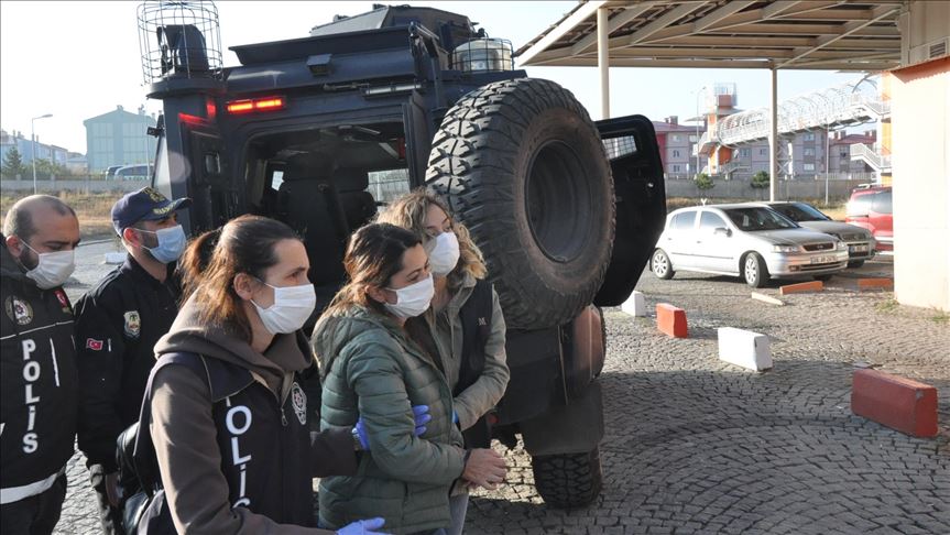 Kars'ta HDP'li belediye yöneticilerinin de aralarında bulunduğu 21 kişi gözaltına alındı