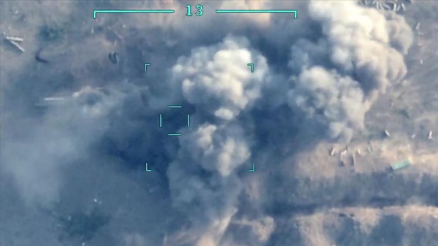 Ermenistan ordusunun konu�land��� b�lgelerden dumanlar y�kseliyor