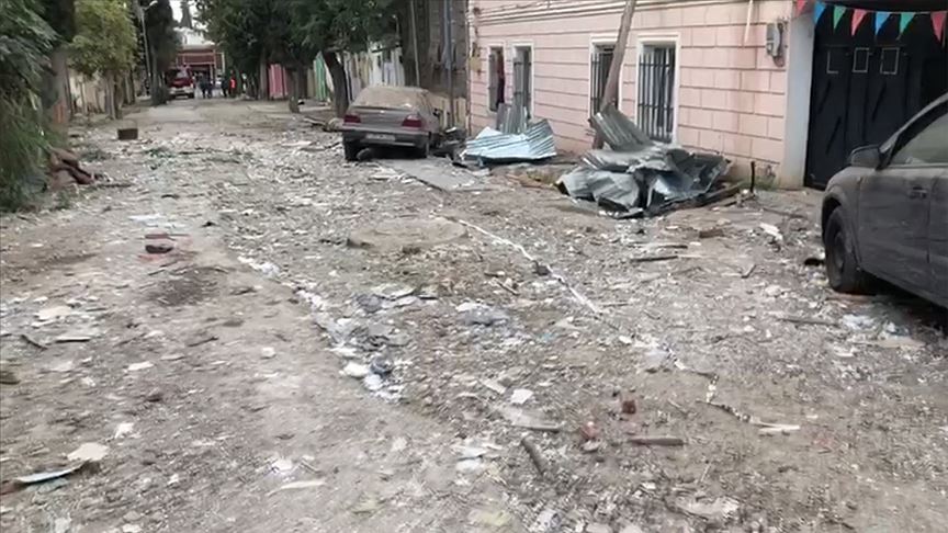 Ermenistan, Azerbaycan'daki ehir ve kyleri bombalyor