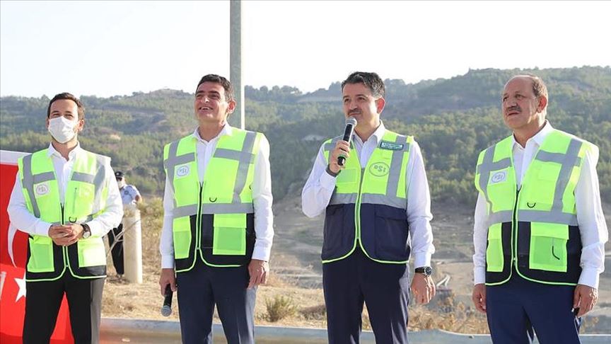 Tarım ve Orman Bakanı Pakdemirli: Hattan geçen suyun yarısını içme, yarısını da sulama suyu olarak sunuyoruz