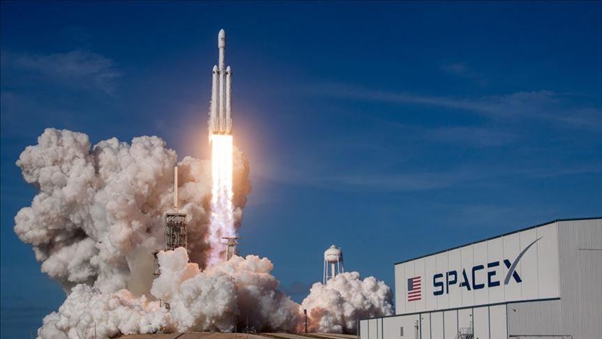 SpaceX launches satellites to improve global internet