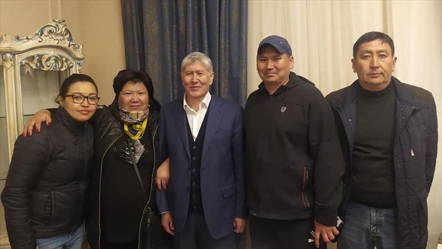 معترضان رئیس‌جمهور سابق قرقیزستان را از زندان آزاد کردند