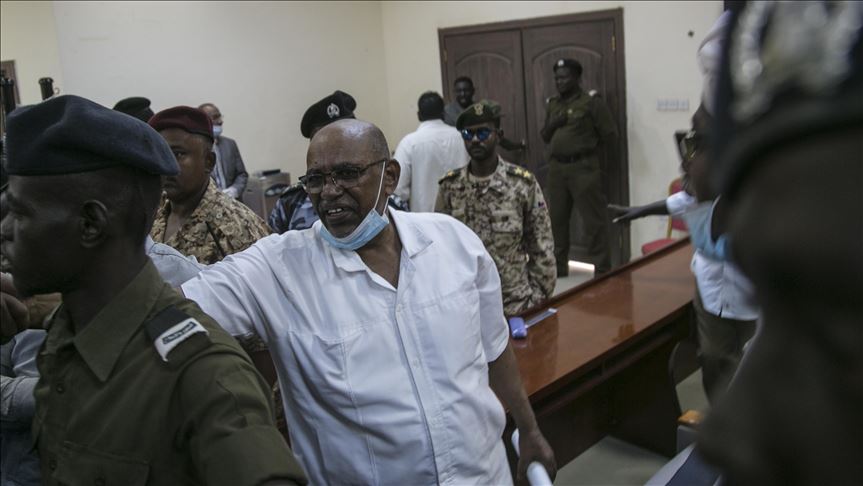 السودان.. انسحاب هيئة دفاع البشير من جلسة محاكمته
