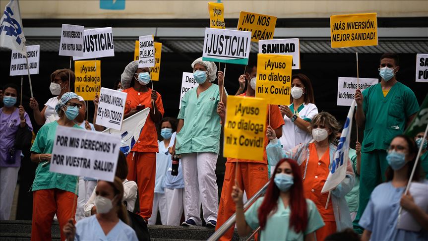 COVID-19: Madrid nurses strike, Catalonia to open clubs