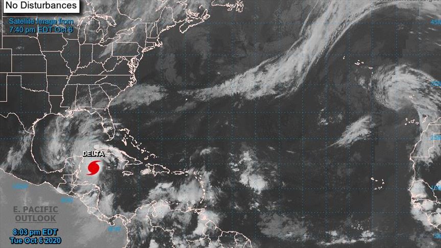 Delta se acerca a México como un huracán de categoría cuatro