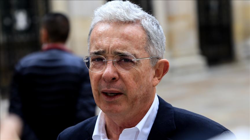 En Colombia una jueza ordena la libertad inmediata del expresidente Álvaro Uribe Vélez