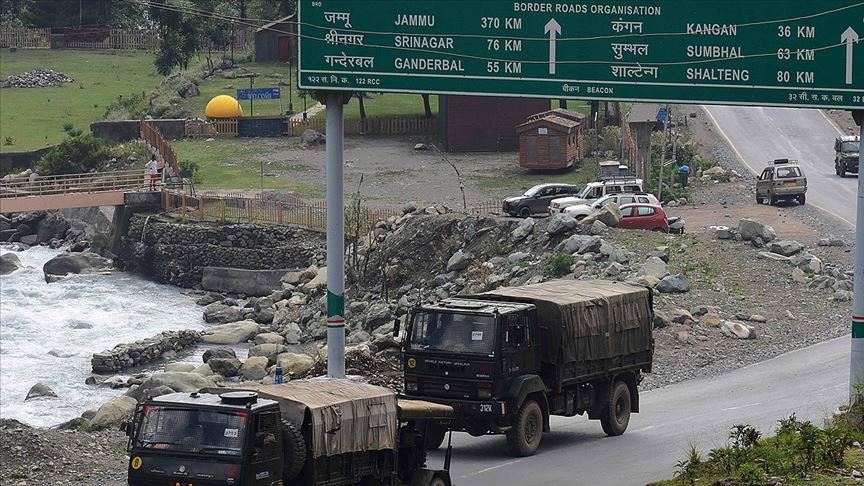 Китай разместил у границы с Индией 60 тыс. военных