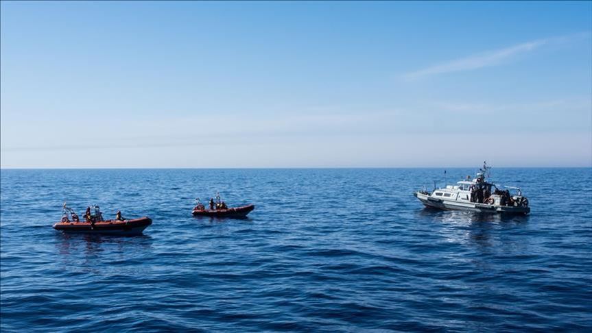 11 refugees dead after boat sinks off Tunisia