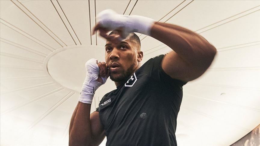 London to host heavyweight title match in December
