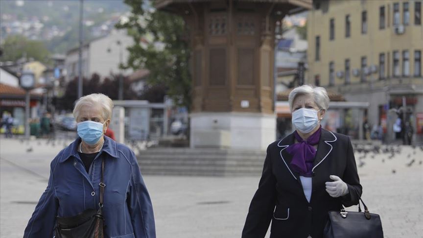 BiH: U Kantonu Sarajevo od četvrtka obavezno nošenje maski i na otvorenom