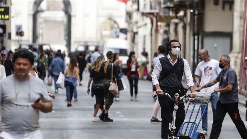 Italia establece un nuevo récord diario de contagios de COVID-19