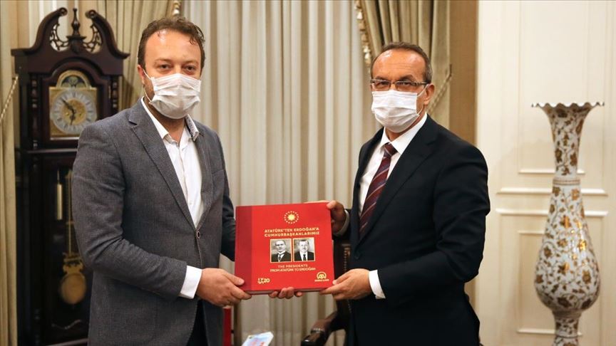 Kocaeli Valisi Seddar Yavuz, AA Sakarya Bölge Müdürü Yücel Velioğlu'nu kabul etti
