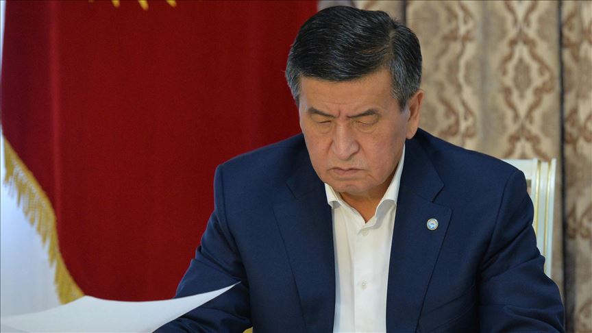 El presidente de Kirguistán renuncia en medio de manifestaciones por resultados electorales 