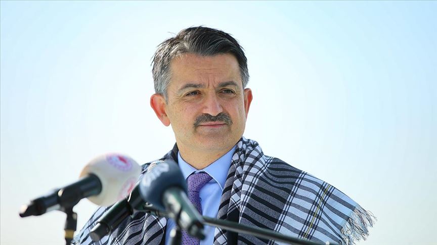 Bakan Pakdemirli'den pamuk üreticisine prim müjdesi