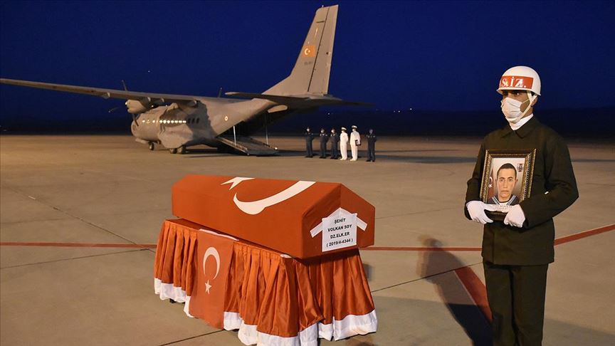 Hatay Da Sehit Olan Sozlesmeli Er Volkan Soy Un Cenazesi Kars Ta Defnedildi