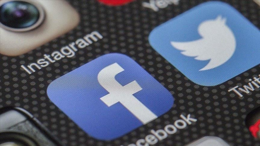 France: les réseaux sociaux en ébullition après la décapitation d’un professeur d’histoire