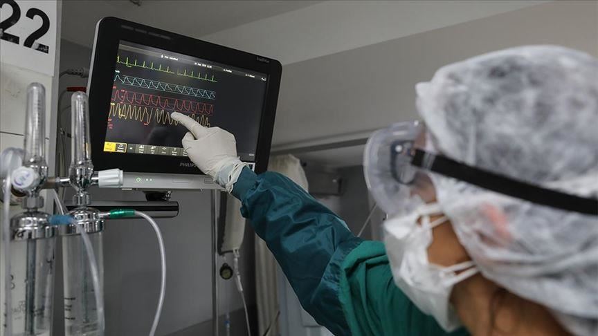 Turkey's COVID-19 patient count rises by over 1,700