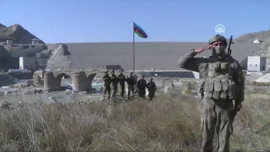 Azerbaijan raises flag on historic bridge: President