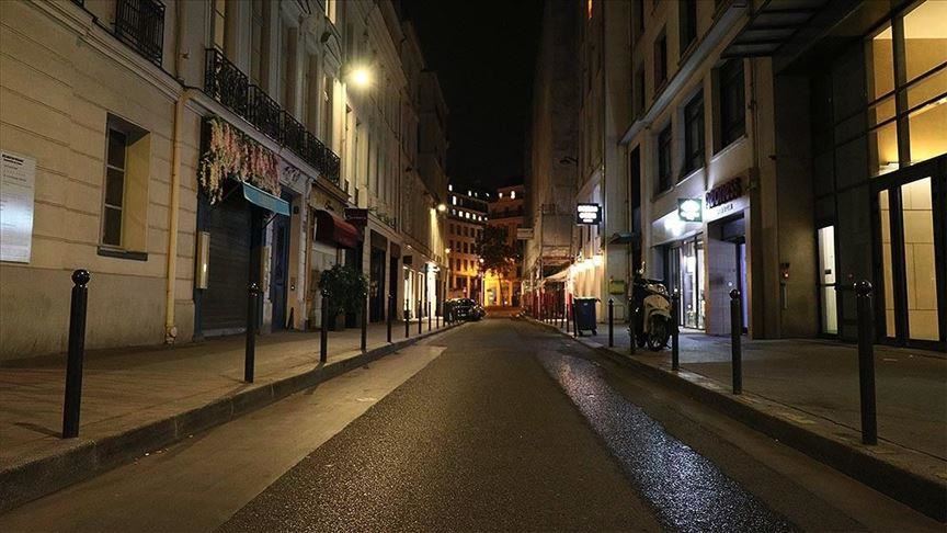 Francë, fillon ndalesa e daljes në rrugë për shkak të COVID-19