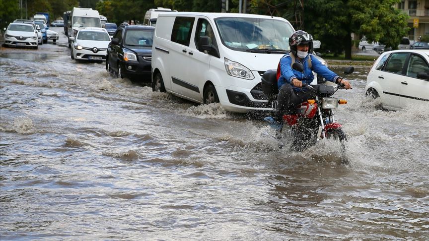 Meteorolojiden 7 il için gök gürültülü sağanak uyarısı