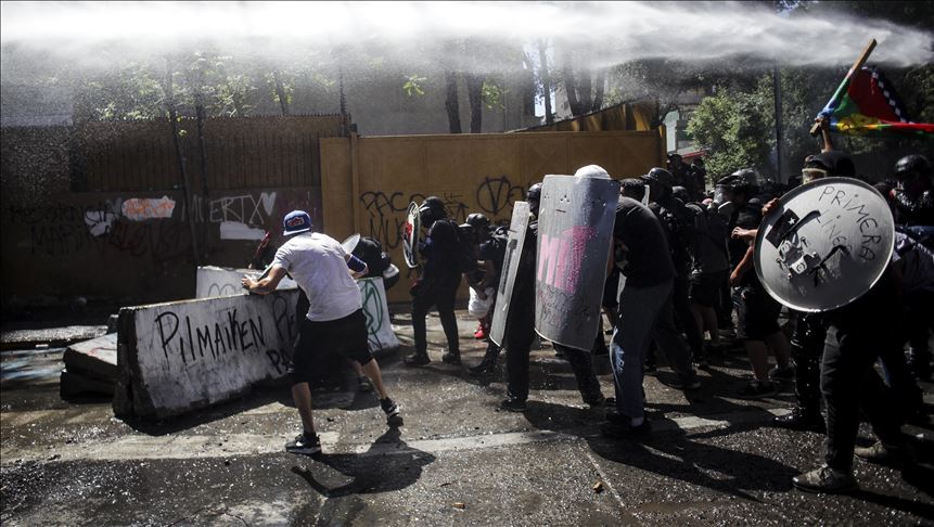 Violence mars Chile anniversary rallies