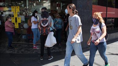 Venezuela reabre playas, cines, parques de diversiones y eventos en espacios abiertos