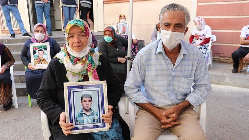 Malbatake din beşdarî çalakiya rûniştinê ya dayikên Diyarbekirê bû