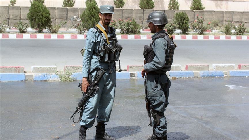 دوازده نیروی پلیس بر اثر انفجار بمب در افغانستان کشته شدند