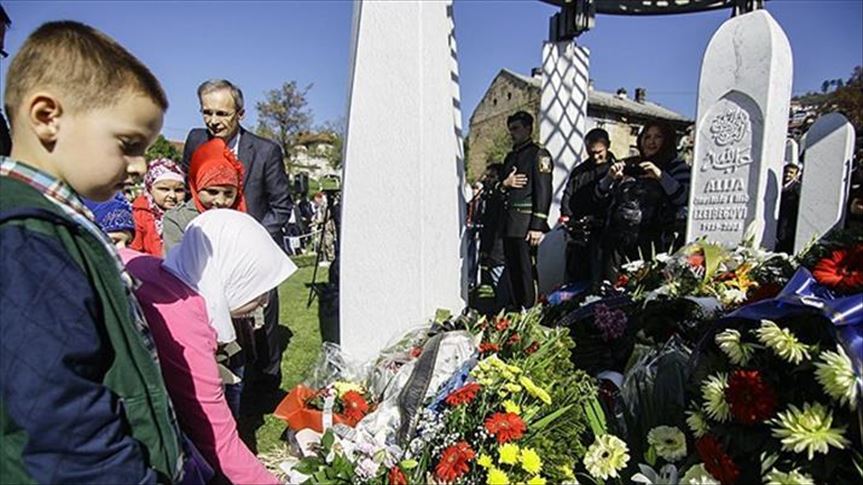 Bosnia commemorates 1st president Izetbegovic's death