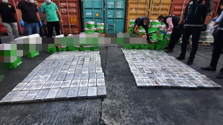 Turkish police seize 220 kilos of cocaine in busy port