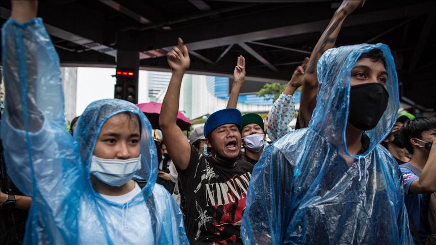 Thai anti-government rallies widen beyond Bangkok