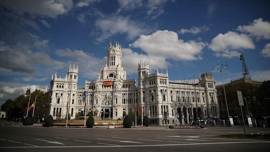 Spain mulls curfew as infections increase nearly 14K