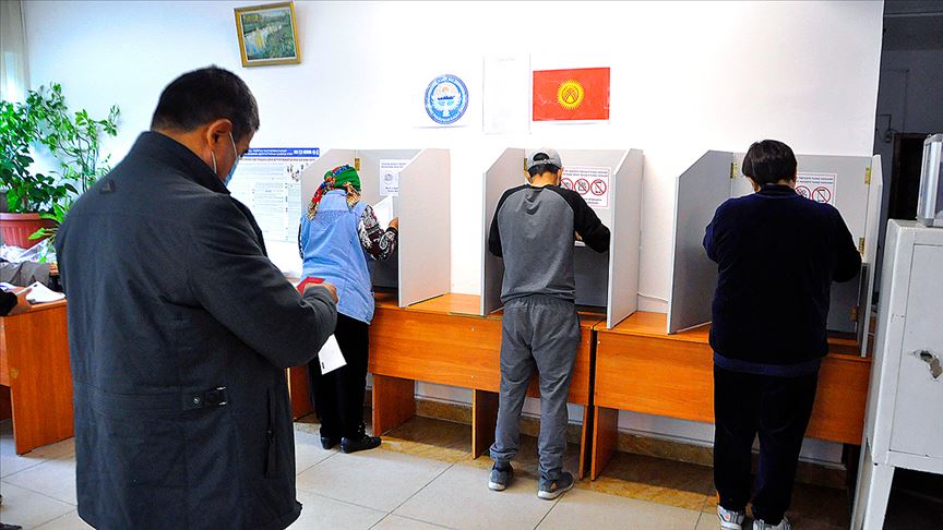 Kırgızistan'da parlamento seçimi 20 Aralık'ta yenilenecek