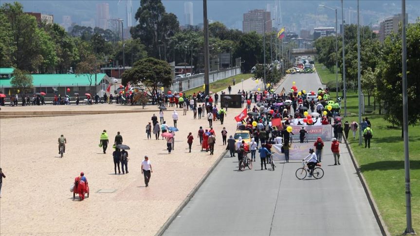 Avanza paro nacional de maestros de 48 horas en Colombia