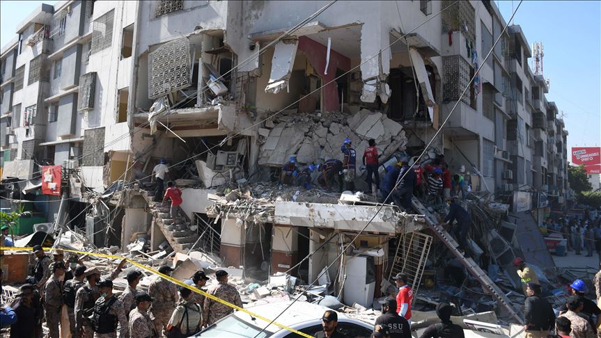 Pakistan: Blast in 4-story building kills 5 in Karachi