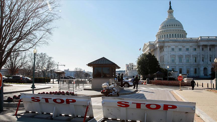 Senato Yargı Komitesi, Trump'ın Yüksek Mahkeme adayı Barrett'i onayladı