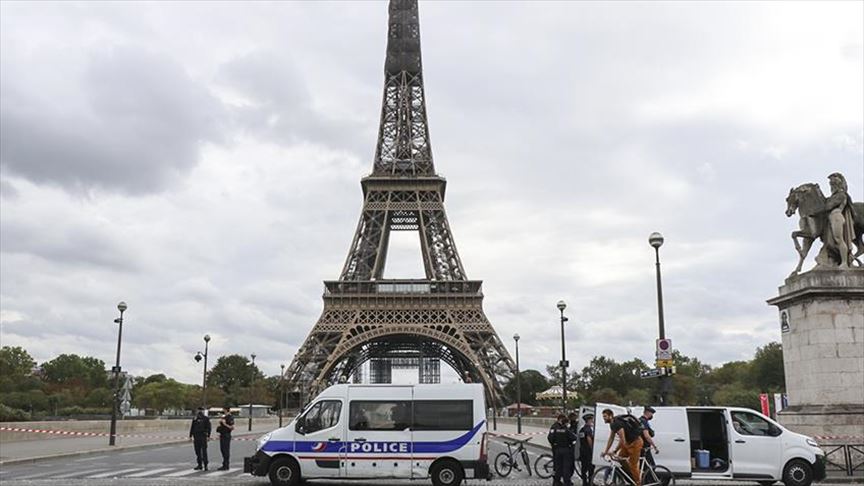 Francia rinde homenaje a Samuel Paty, el profesor que fue decapitado por un extremista