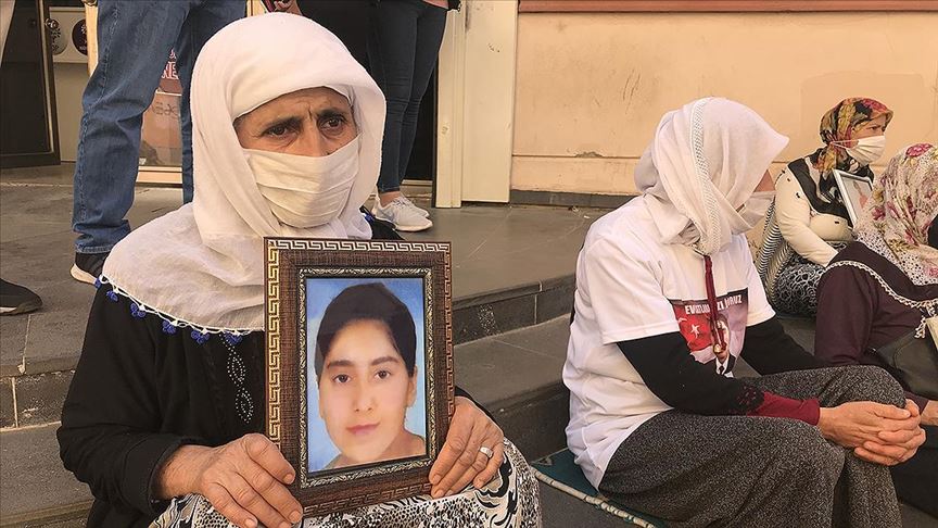 Diyarbakır annesi Koç: Kızım kaç gel, devlete teslim ol yavrum