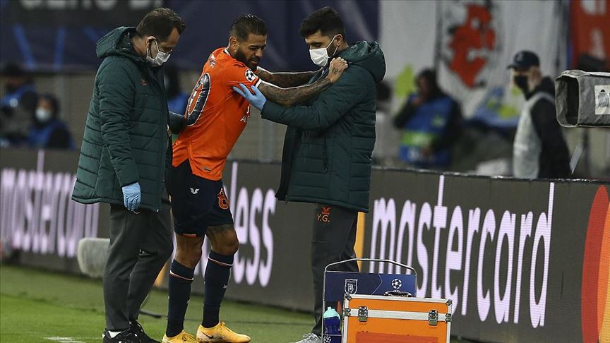 Medipol Başakşehirli futbolcu Junior Caiçara ameliyat edildi