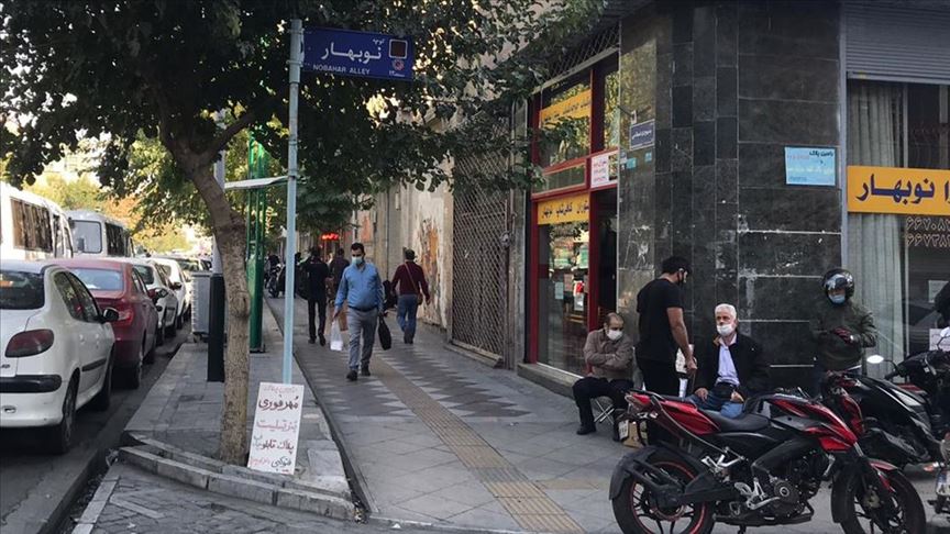 İran'da Kovid-19 tedbirleri kapsamında 43 şehirde iş yerleri kapatılacak