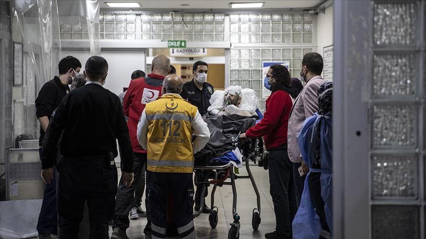 Yemen'de silahlı saldırıya uğrayan Türk Kızılay yetkilisi ambulans uçakla Türkiye'ye getirildi