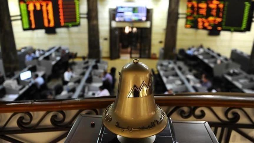 البورصة المصرية تهبط 5 بالمئة وتعليق التداول على 36 سهما