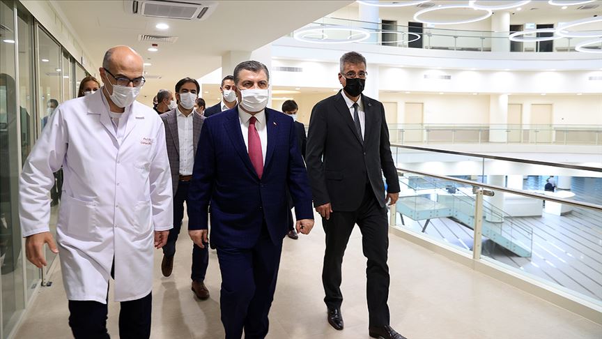 Sağlık Bakanı Fahrettin Koca, İstanbul'daki ziyaretlerini sürdürüyor 