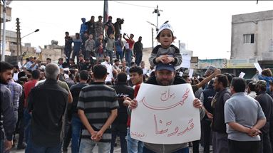Arabs continue to condemn French insults against Islam