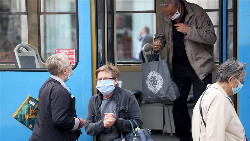 Hrvatska: U Zagrebu maske sve više i na otvorenom