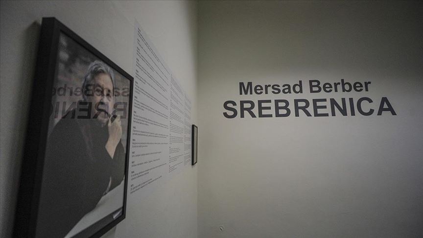 Povodom 25. godišnjice genocida u Srebrenici: U Sarajevu otvorena monografska izložba "Srebrenica" Mersada Berbera