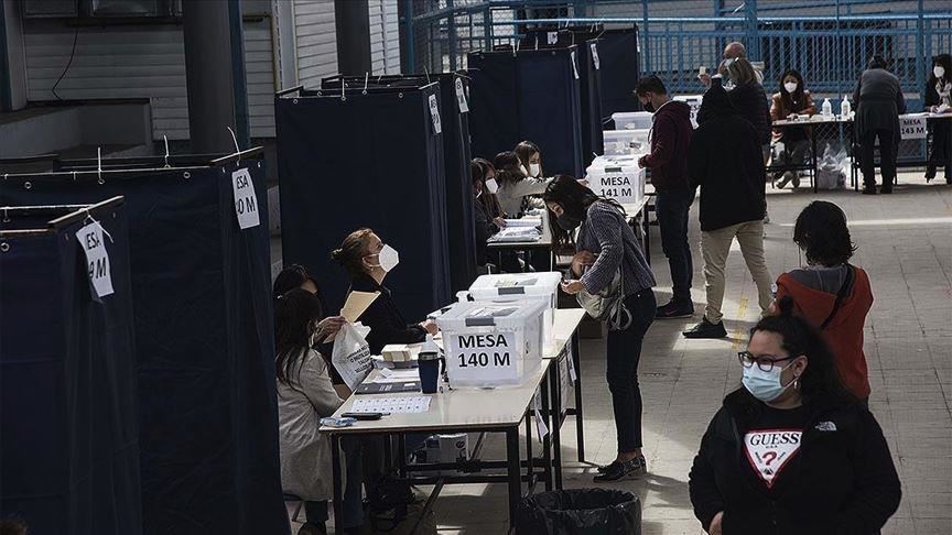 Chileans flood streets to celebrate referendum result