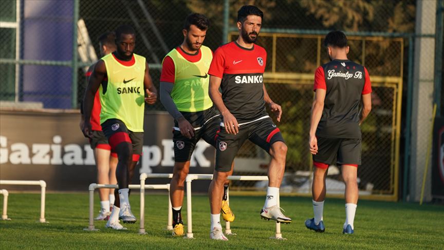 Gaziantep FK ligi ilk 10'da bitirmeyi hedefliyor