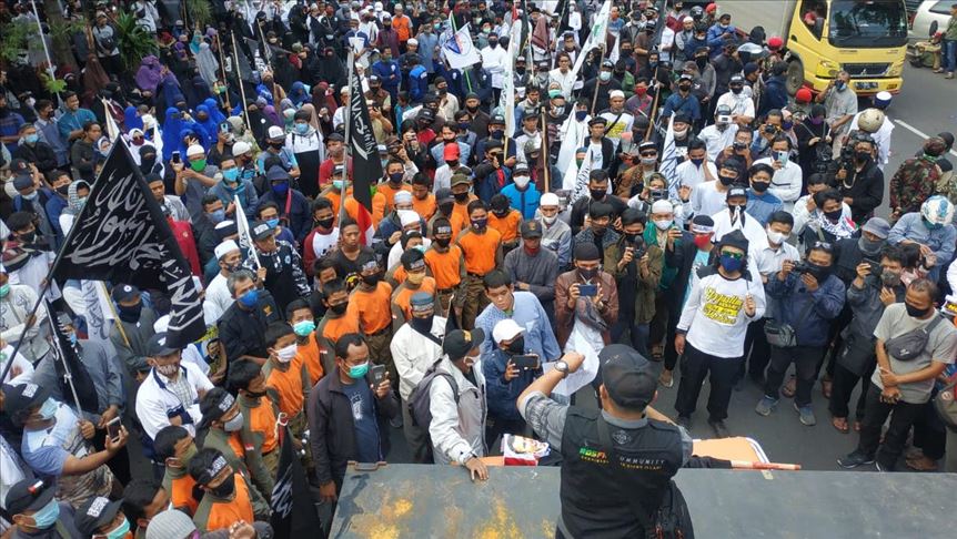 Muslim Indonesia gelar demonstrasi boikot Prancis 