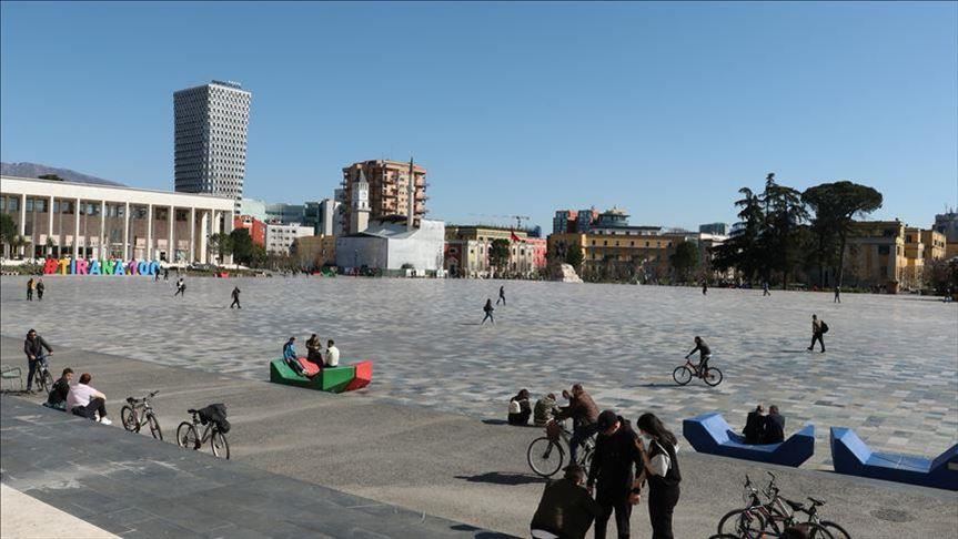 Shqipëri, 6 të vdekur dhe qindra raste të reja me COVID-19